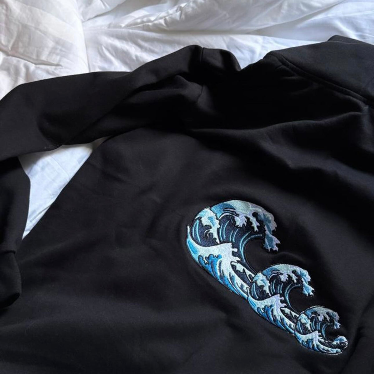 Waves Hoodie | هودي الموج